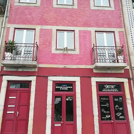 Red House By The River Oporto