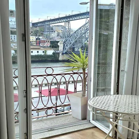 Red House By The River Appartamento