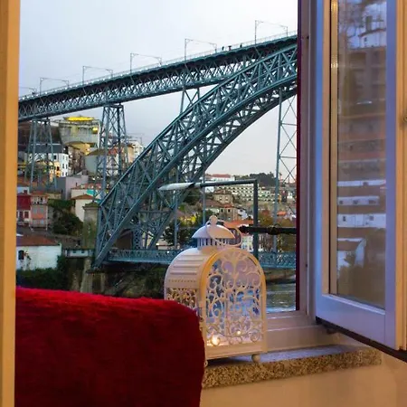 Red House By The River Oporto