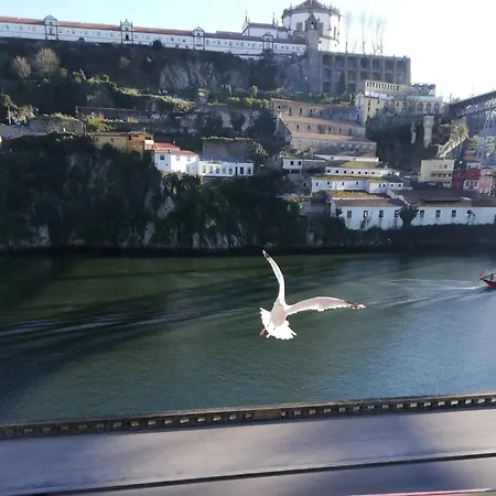 Red House By The River Oporto